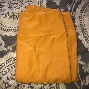 LuLaRoe Solid Yellow OS Leggings *Rare* NWOT